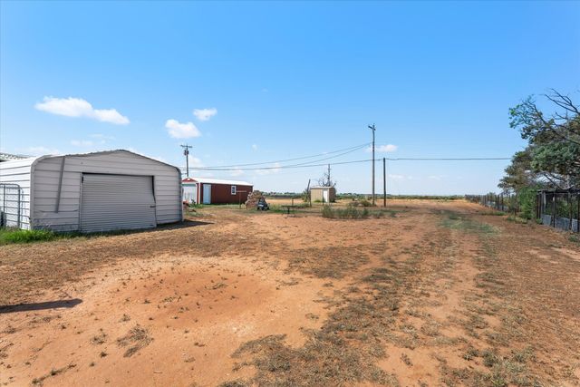 835 US Highway 385, Levelland, TX 79336