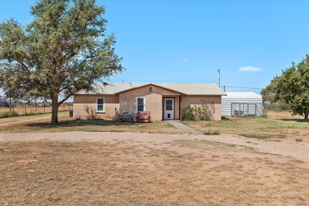 835 US Highway 385, Levelland, TX 79336