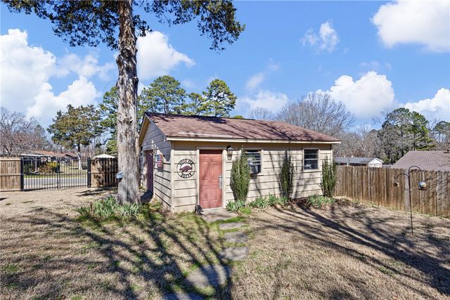 307 Wisteria Court, Russellville, AR 72801