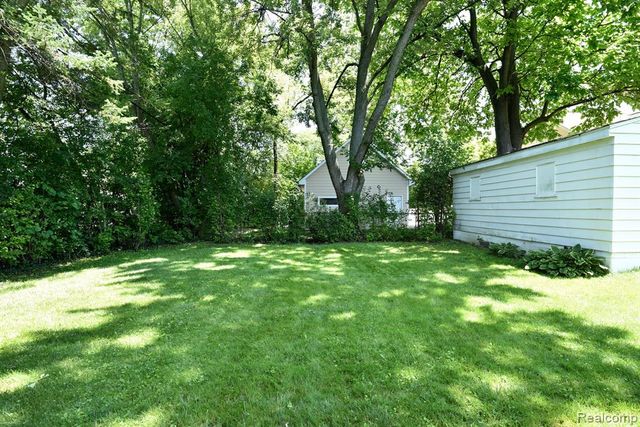2453 Windemere Road, Birmingham, MI 48009