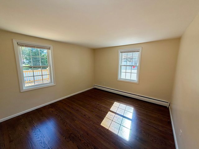 66 Greaney St, Springfield, MA 01104