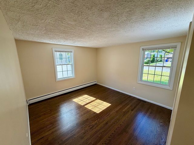 66 Greaney St, Springfield, MA 01104
