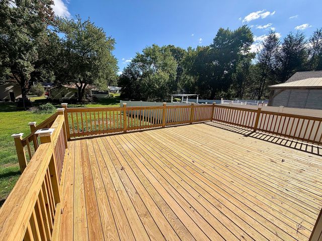 66 Greaney St, Springfield, MA 01104