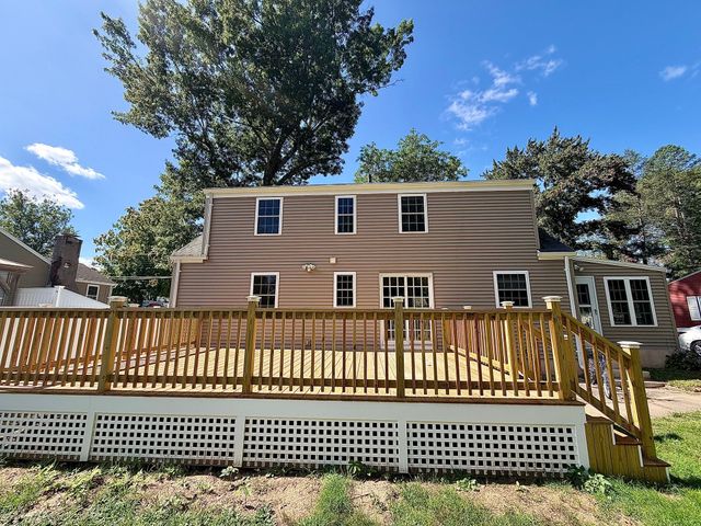 66 Greaney St, Springfield, MA 01104