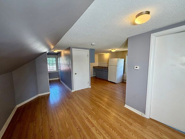66 Greaney St, Springfield, MA 01104