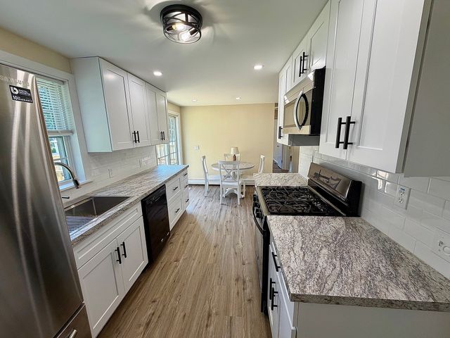 66 Greaney St, Springfield, MA 01104