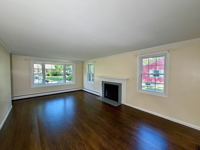 66 Greaney St, Springfield, MA 01104