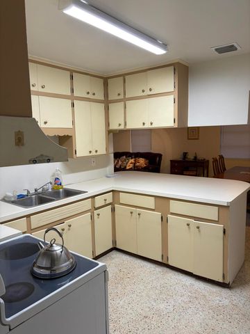 1601 Boardman Avenue, Mangonia Park, FL 33407