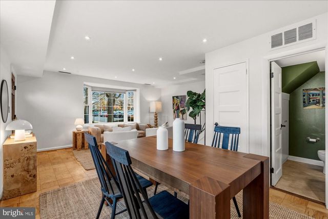 3827 INGALLS AVE, Alexandria, VA 22302