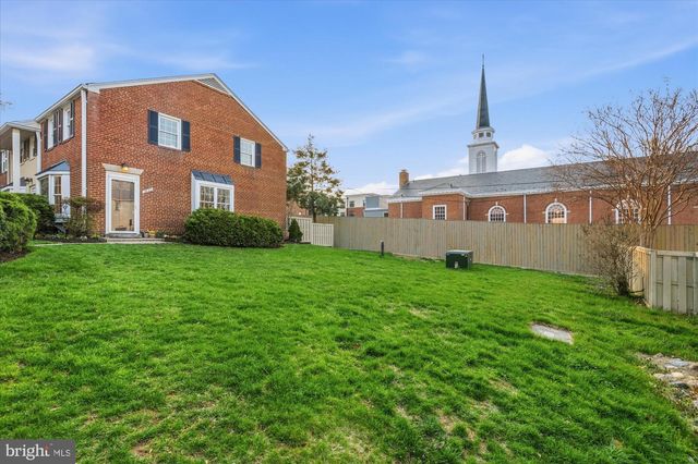 3827 INGALLS AVE, Alexandria, VA 22302