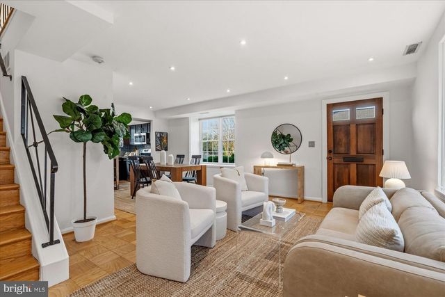 3827 INGALLS AVE, Alexandria, VA 22302