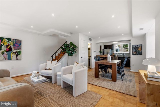 3827 INGALLS AVE, Alexandria, VA 22302