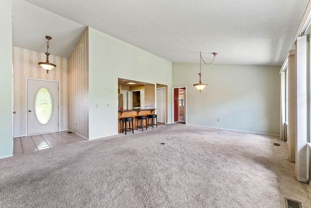 6 Kirkcaldy Drive, Bella Vista, AR 72715