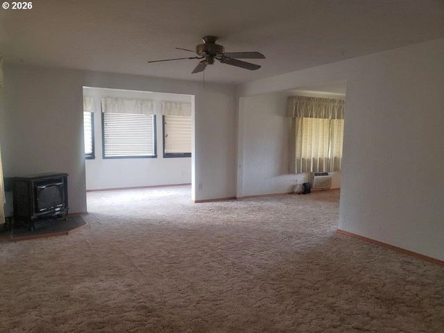 813 COUCH Ave, Wallowa, OR 97885