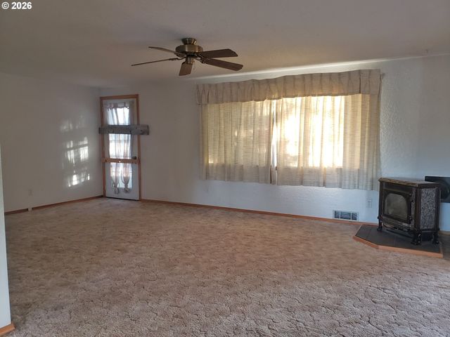 813 COUCH Ave, Wallowa, OR 97885