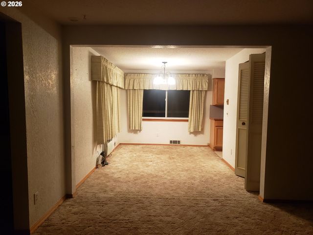 813 COUCH Ave, Wallowa, OR 97885