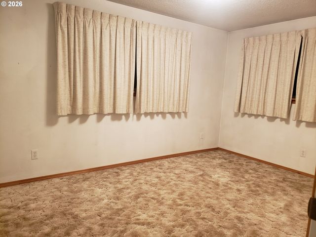 813 COUCH Ave, Wallowa, OR 97885