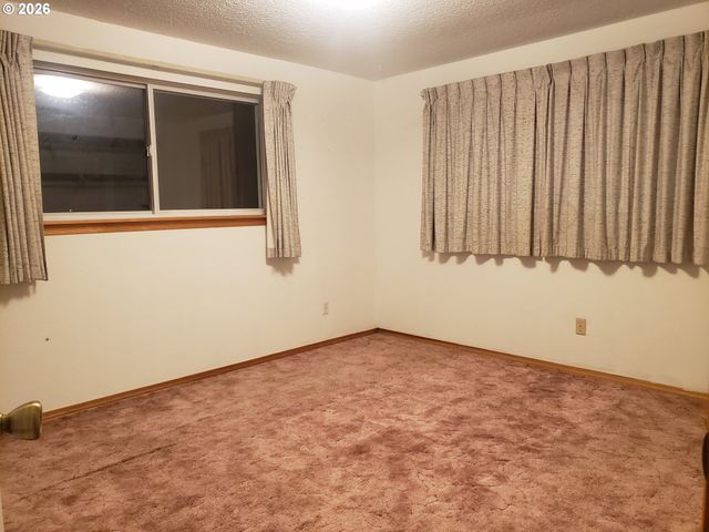 813 COUCH Ave, Wallowa, OR 97885