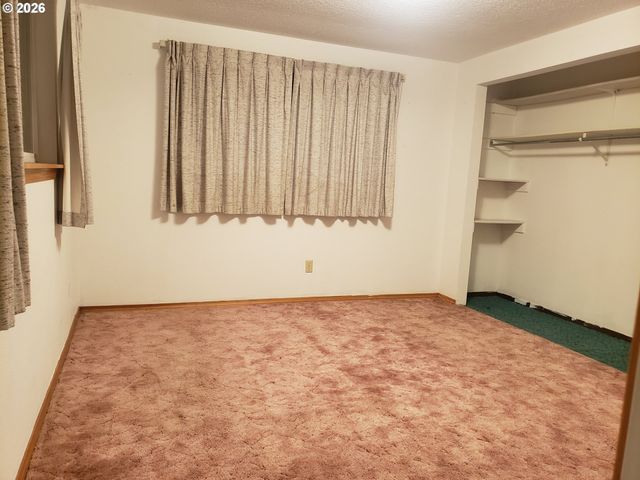 813 COUCH Ave, Wallowa, OR 97885