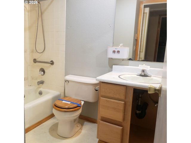 813 COUCH Ave, Wallowa, OR 97885