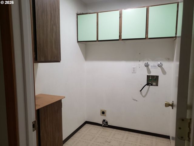 813 COUCH Ave, Wallowa, OR 97885