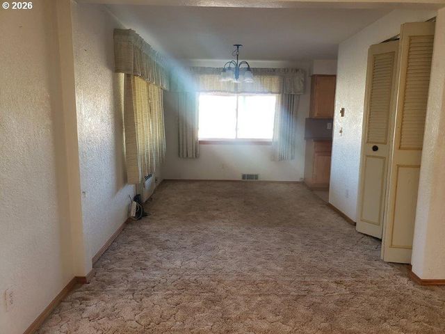 813 COUCH Ave, Wallowa, OR 97885