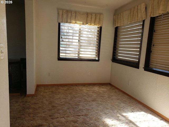 813 COUCH Ave, Wallowa, OR 97885