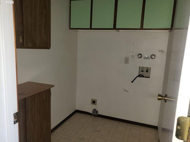 813 COUCH Ave, Wallowa, OR 97885