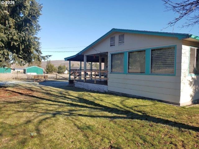 813 COUCH Ave, Wallowa, OR 97885