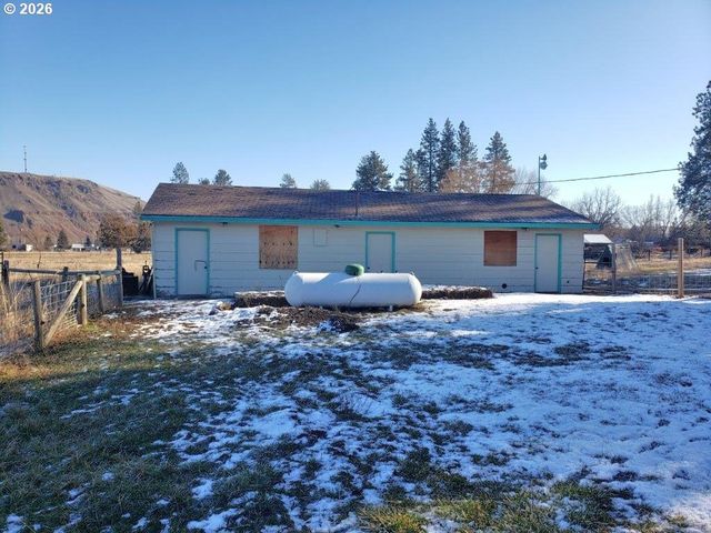 813 COUCH Ave, Wallowa, OR 97885
