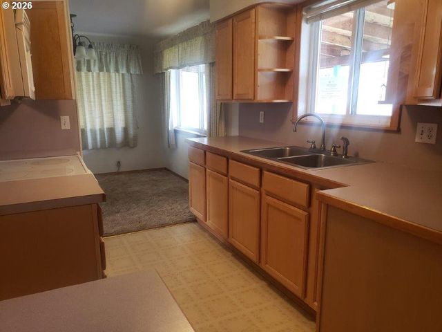 813 COUCH Ave, Wallowa, OR 97885