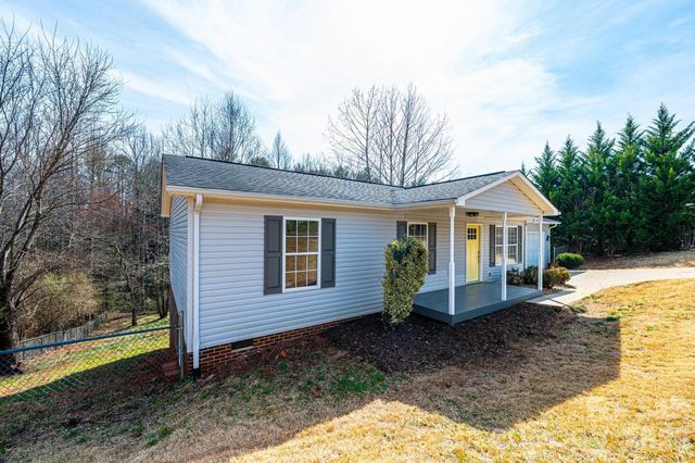 1337 Gallatin Lane, Hudson, NC 28638