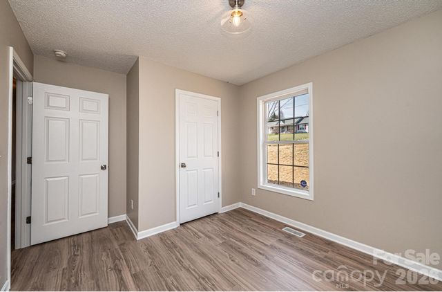 1337 Gallatin Lane, Hudson, NC 28638