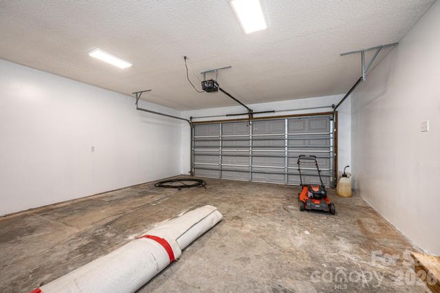 1337 Gallatin Lane, Hudson, NC 28638