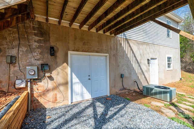 1337 Gallatin Lane, Hudson, NC 28638