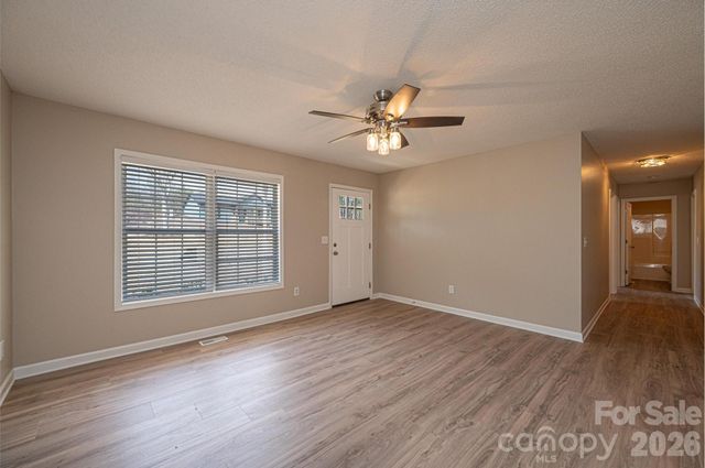 1337 Gallatin Lane, Hudson, NC 28638