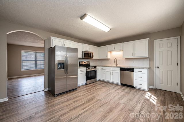 1337 Gallatin Lane, Hudson, NC 28638