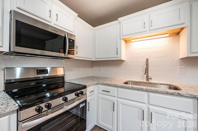 1337 Gallatin Lane, Hudson, NC 28638