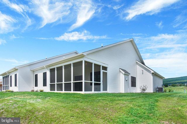 7688 THRUSH LN, Fayetteville, PA 17222