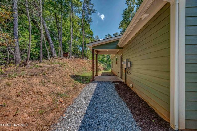 90 Paisley Pass, Hayesville, NC 28904