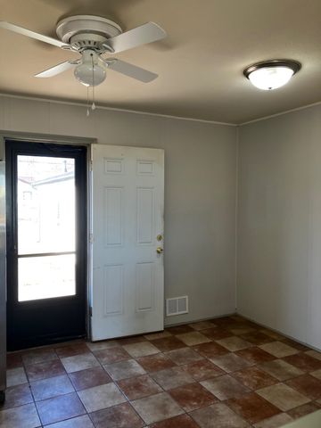 2609 S Elizabeth Ave, Wichita, KS 67217