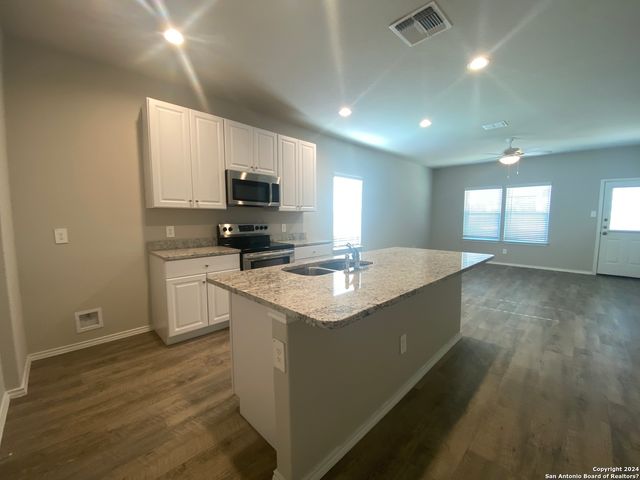 621 JENNIFER CV, New Braunfels, TX 78130