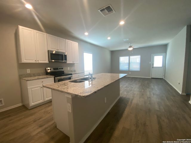 621 JENNIFER CV, New Braunfels, TX 78130