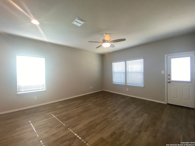 621 JENNIFER CV, New Braunfels, TX 78130