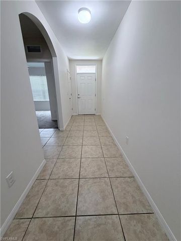 1633 SW 12th TER, Cape Coral, FL 33991
