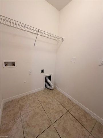 1633 SW 12th TER, Cape Coral, FL 33991