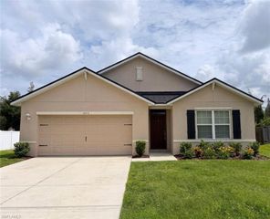 1633 SW 12th TER, Cape Coral, FL 33991