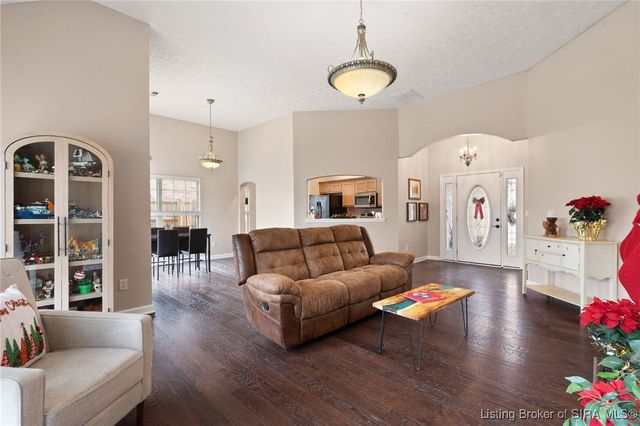 4229 Silver Glade Trail, Sellersburg, IN 47172