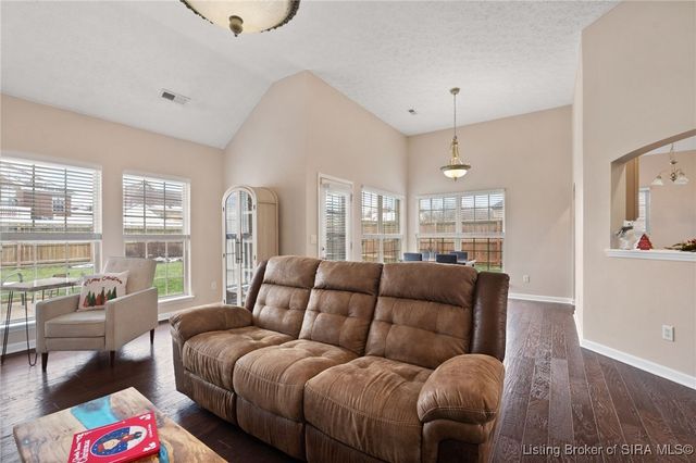 4229 Silver Glade Trail, Sellersburg, IN 47172