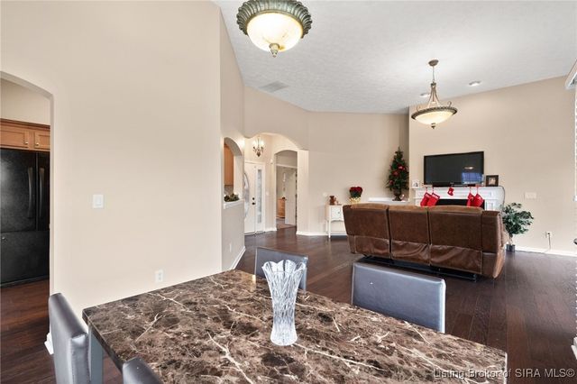 4229 Silver Glade Trail, Sellersburg, IN 47172